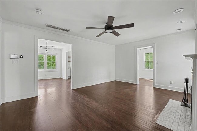 Building Photo - 2352 2nd Ave