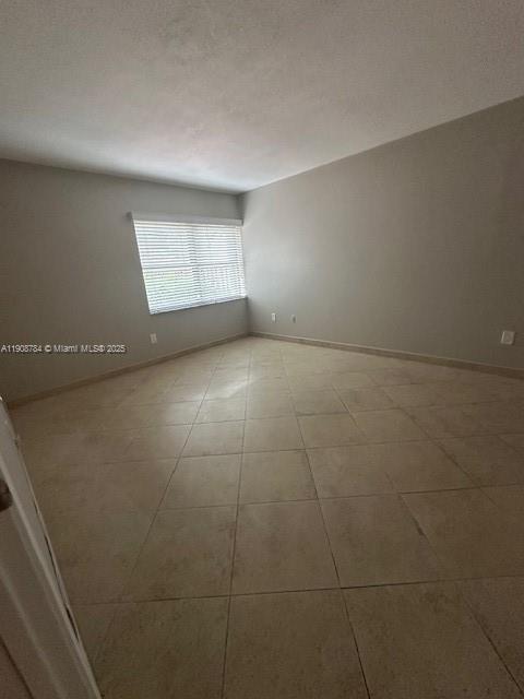 Building Photo - 10065 SW 137th Ct