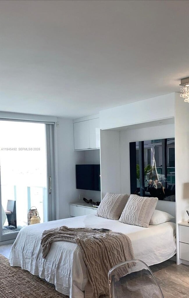 Building Photo - 1000 West Ave