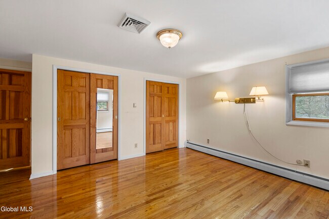 Building Photo - 167 Wood Dale Dr