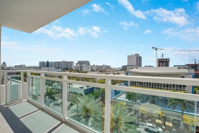 Building Photo - 6917 Collins Ave