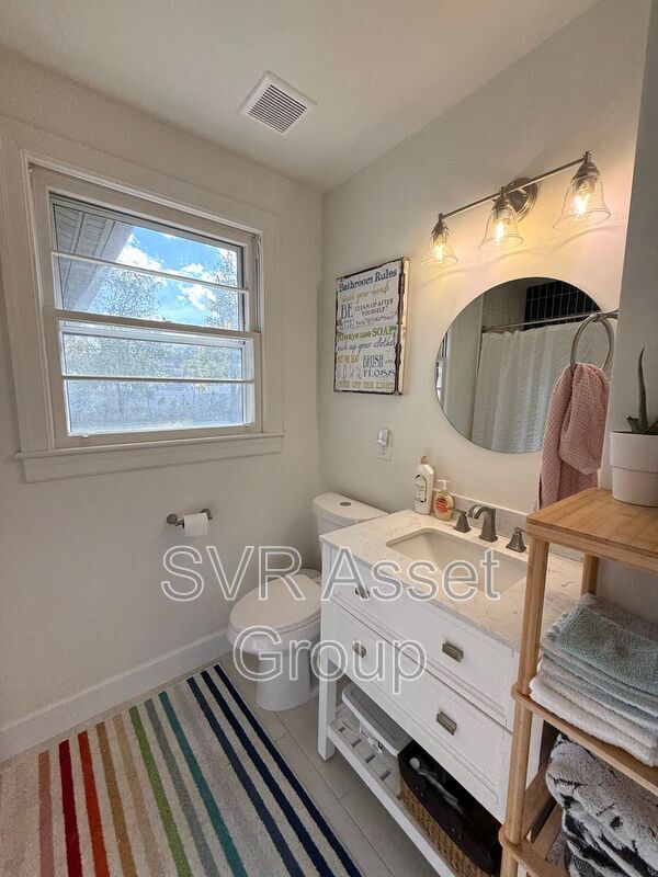 Building Photo - 5352 Appleton Ave