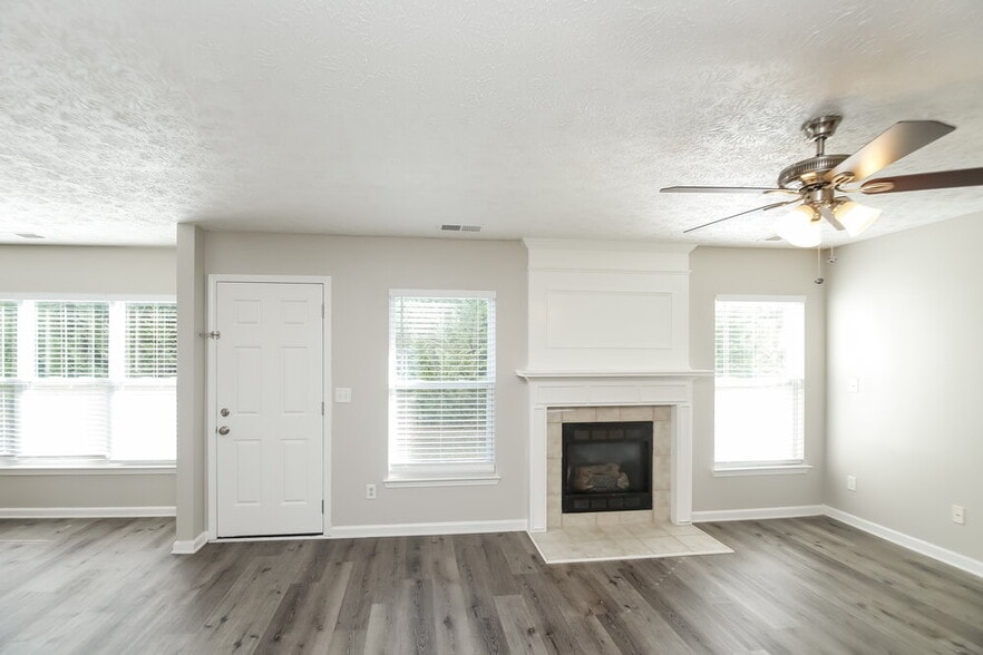Building Photo - 8202 Camp Hill Ct
