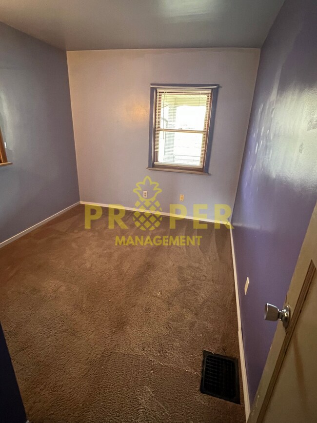 Building Photo - 1065 Walton Ave