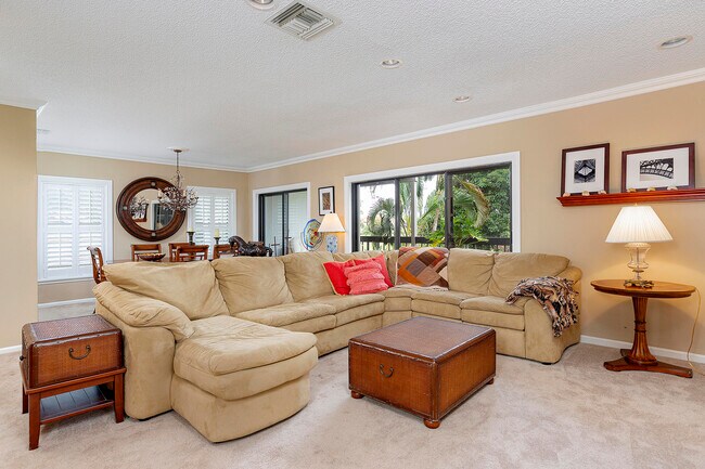 Building Photo - 11355 Pond View Dr