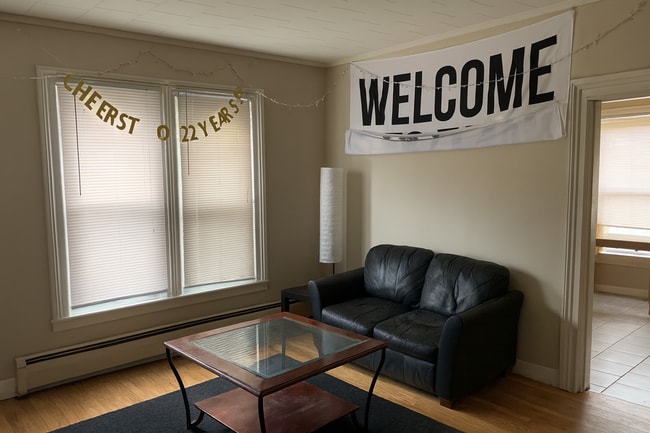 Building Photo - Varsity Management