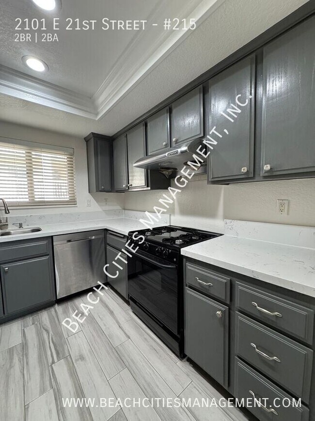 Building Photo - 2101 E 21st St