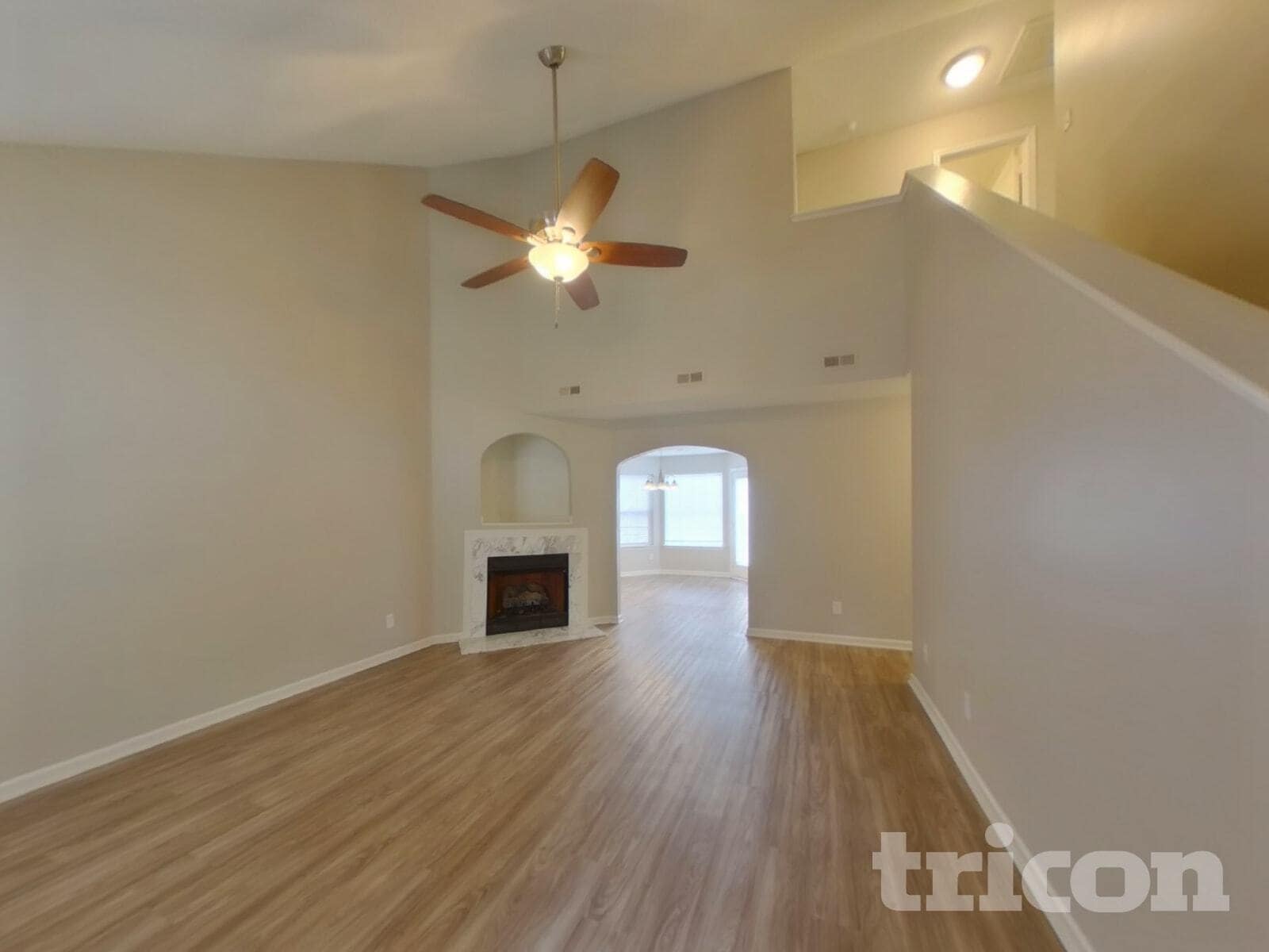 Building Photo - 1703 Mission Oaks St