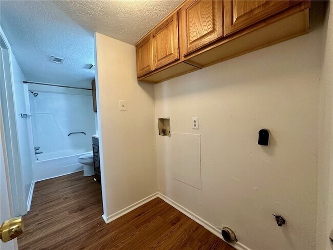 Building Photo - 3202 Cougar Trail