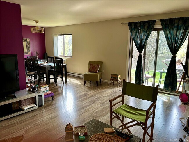 Building Photo - 40 Scarborough Ln