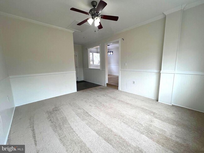 Building Photo - 13314 Hollinger Ave