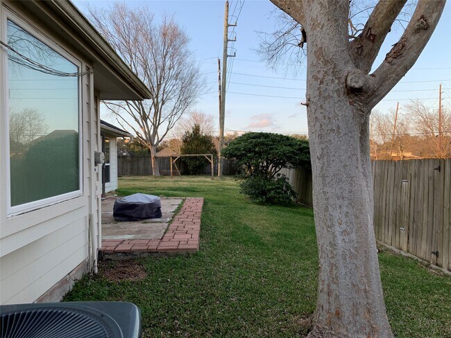 Building Photo - 2903 Bentley Ct