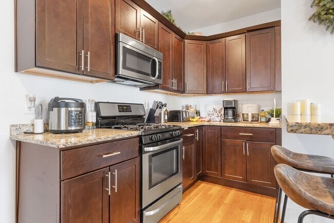 Building Photo - 142 Boston St