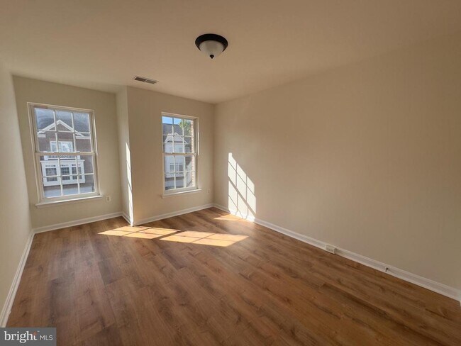 Building Photo - 24652 Kings Canyon Square