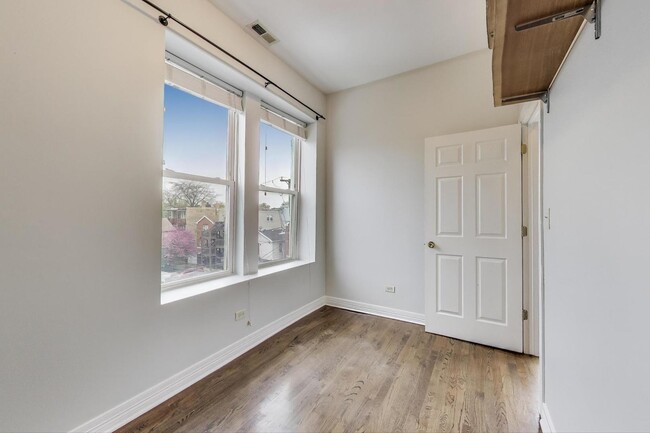Building Photo - 1450 N Campbell Ave