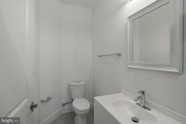 Building Photo - 1709 Snyder Ave