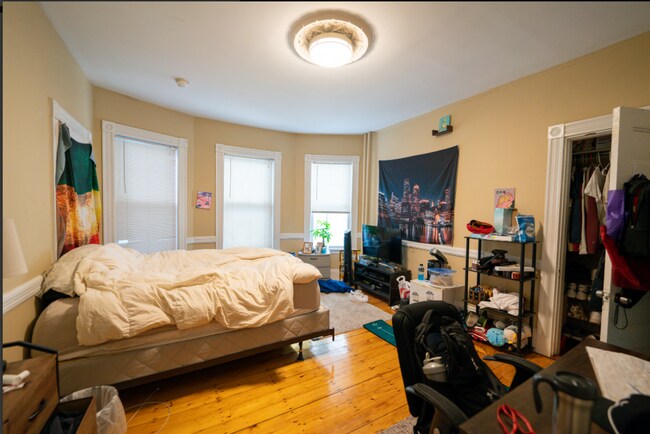 Building Photo - 47A Hillside St
