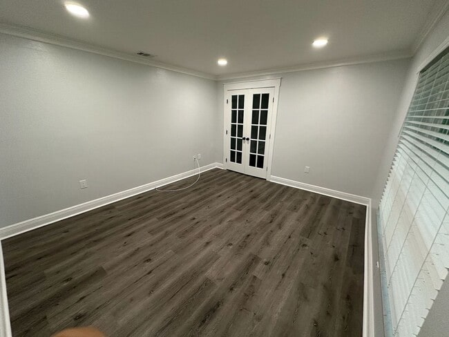Building Photo - Spacious 4 Bedroom 3 Bath in Southoak
