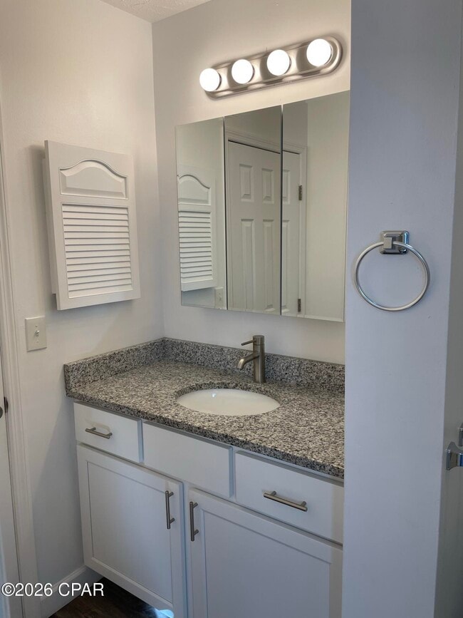 Building Photo - 2712 E 17th St