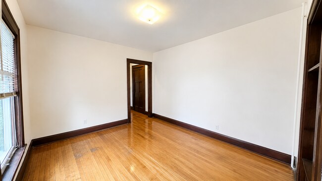 Building Photo - 1027-1027 Jenifer St