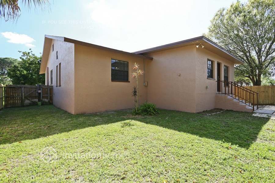 Building Photo - 327 80th Ave NE