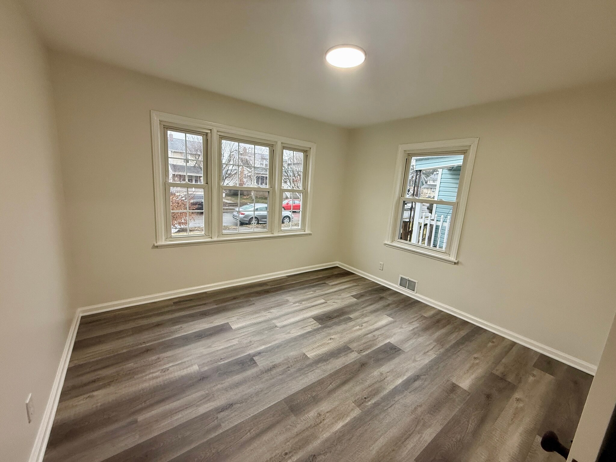 Building Photo - 436 Larcomb Ave