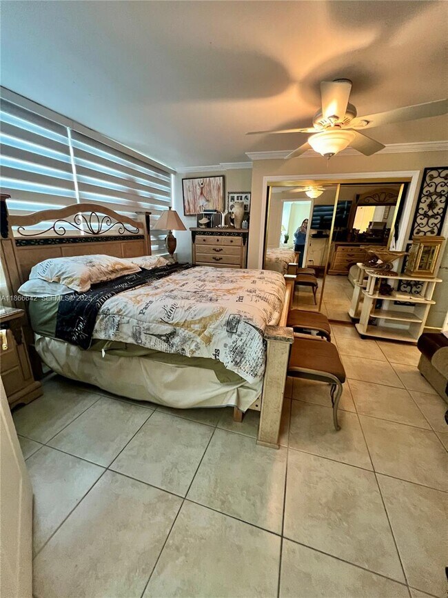 Building Photo - 7135 Collins Ave