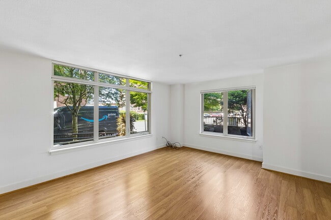 Building Photo - 1620 Belmont Ave