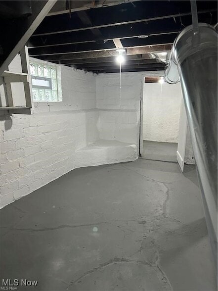 Building Photo - 15630 Holmes Ave