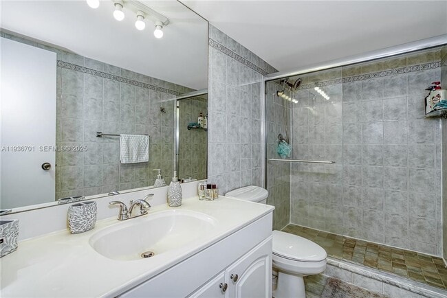 Building Photo - 1833 S Ocean Dr