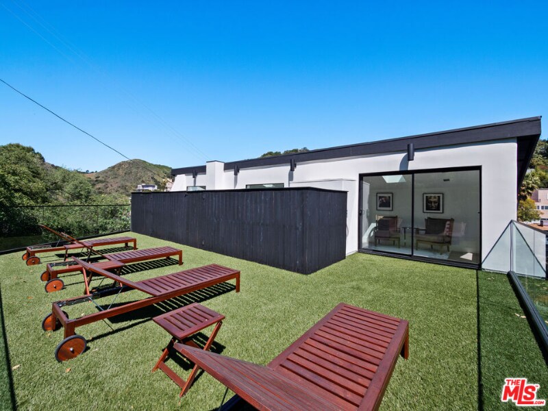Building Photo - 6358 La Rocha Dr
