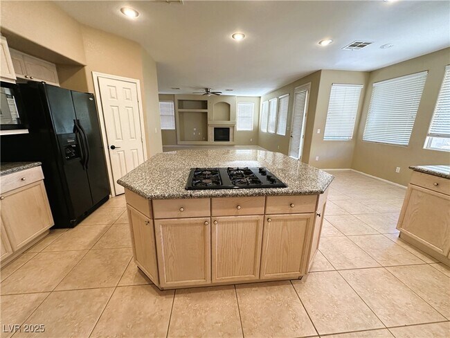 Building Photo - 767 Tossa De Mar Ave