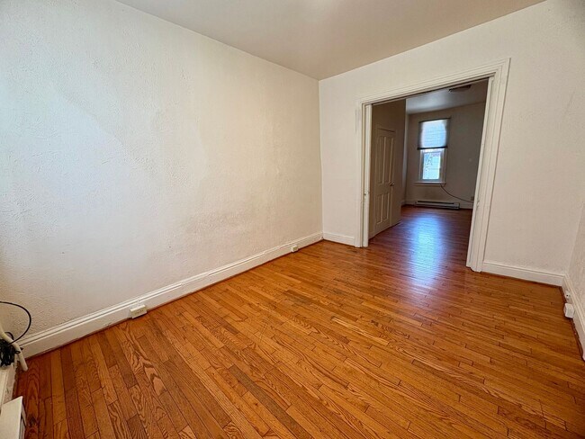 Building Photo - 118 S Richland Ave