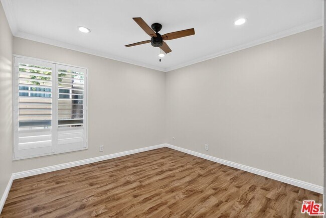 Building Photo - 5900 Canterbury Dr