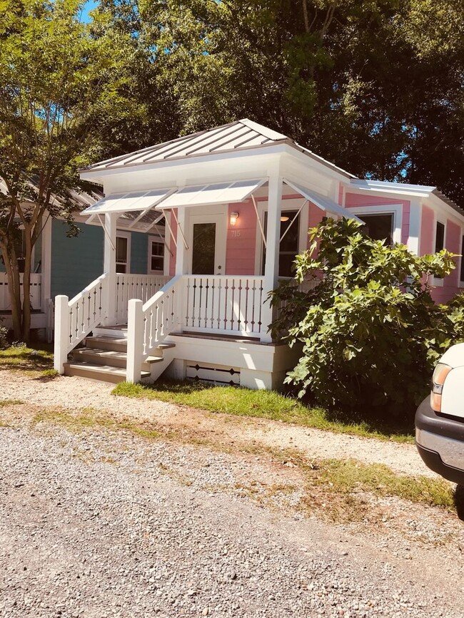 Primary Photo - Charming Cottage in the Heart of Ocean Spr...