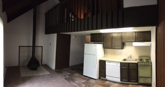 Interior Photo - 2090