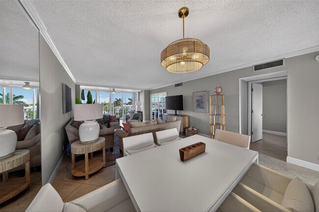 Building Photo - 3180 NE 48th Ct