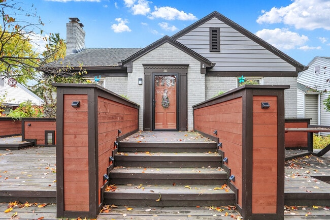 Building Photo - 233 W Westfield Blvd