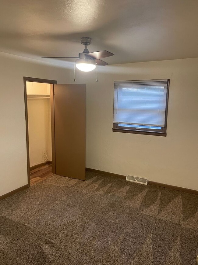 Building Photo - Immaculate 2 Ranch Style Bedroom Duplex