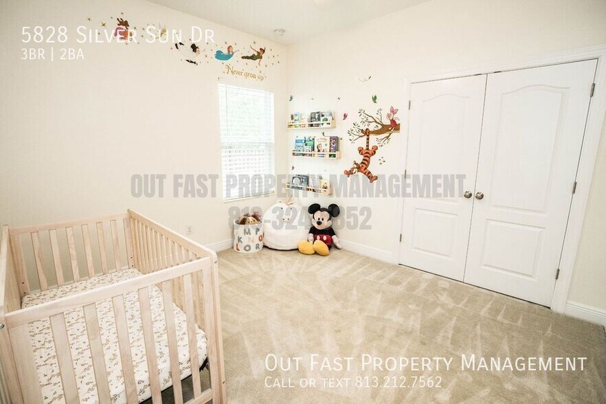 Building Photo - 5828 Silver Sun Dr