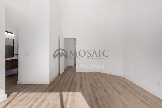 Building Photo - 1567 E Black Diamond Dr