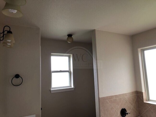 Building Photo - 301 Vega Ln