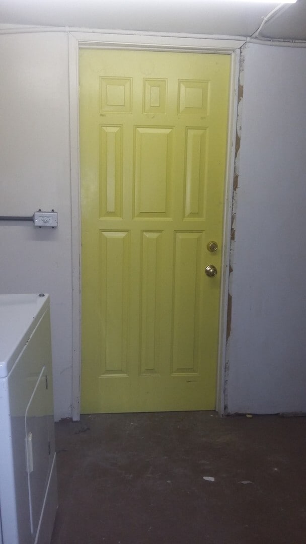 Building Photo - 1 bedroom apartment near PSNS