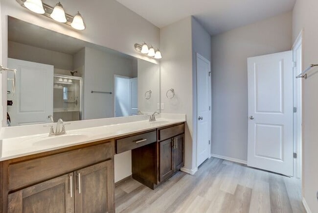 Building Photo - Need More Space? This 4/2.5/2 Has It!