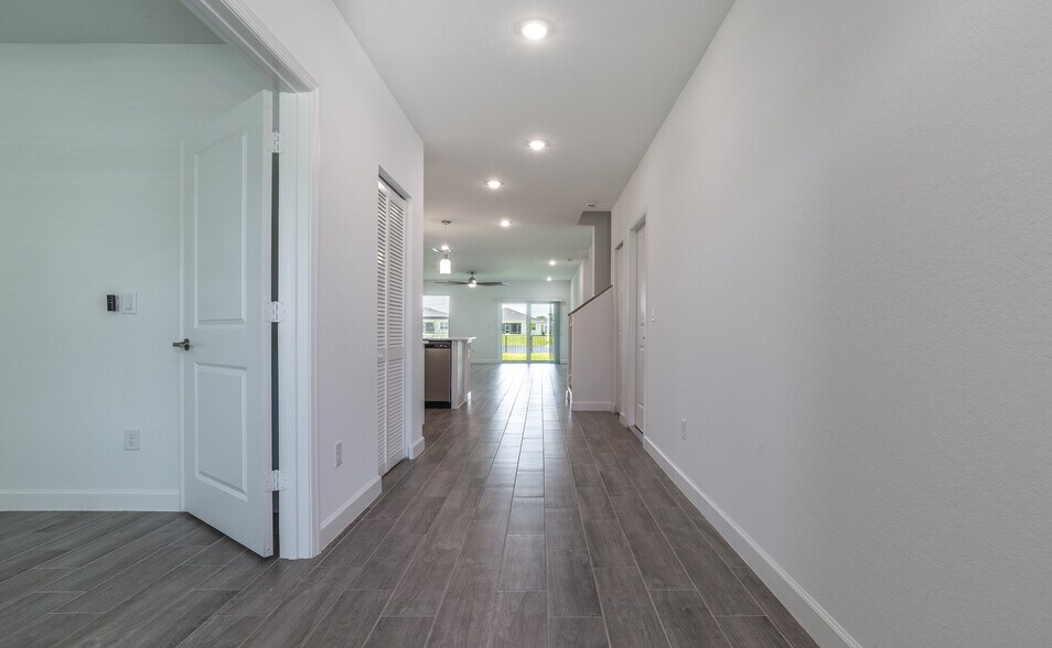 Building Photo - 6378 NW Windwood Way