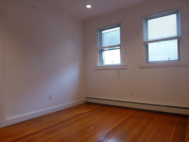 Building Photo - 457 Centre St