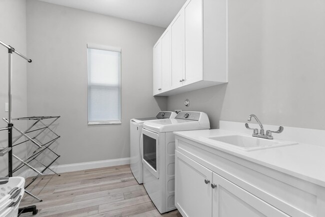 Building Photo - 12272 Waterstone Cir