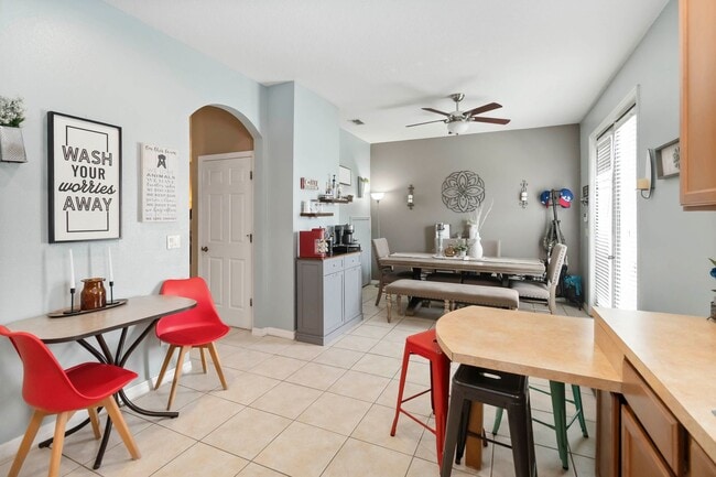 Building Photo - MOVE IN SPECIAL- 3/2.5 Townhome W/ 2 Car Garage For Rent in the Highly Desirable Avalon Park Comm...