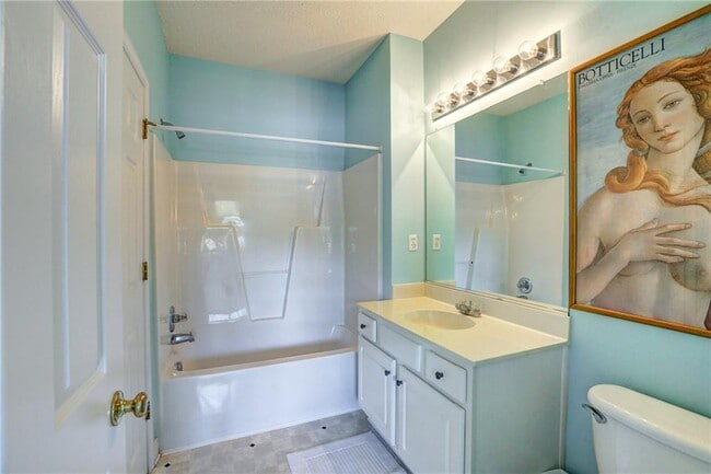 Building Photo - 4620 Twin Hickory Lake Dr