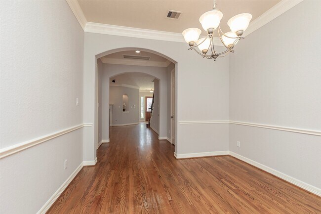 Building Photo - 10126 Holly Chase Dr